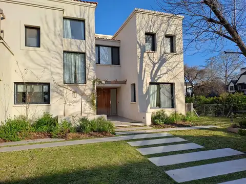Casa en Alquiler Temporal de 4 dormitorios