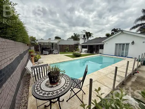 Venta casa con pileta en Jardines de Escobar