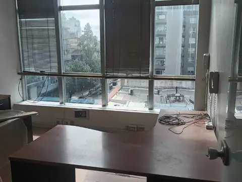 Oficina 4 ambientes con 2 baños