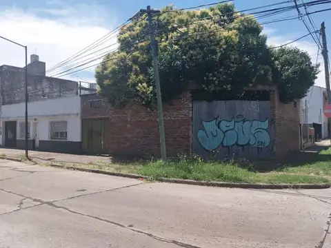 Casa en esquina a reciclar V. Adelina Oportunidad