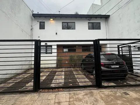 Oportunidad PH en venta c/ cochera en Nueva Pompeya