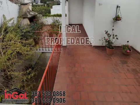 Casa 5 ambientes con 4 baños