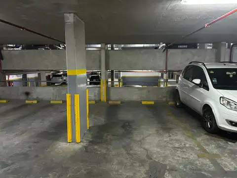 COCHERA CUBIERTA EN VENTA EN ALMAGRO EXP. BAJAS