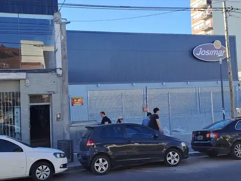 Local en Alquiler Via Pública