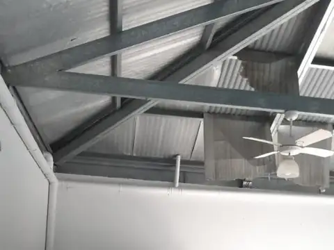 Local en Alquiler en Barrio El Cazador, $ 881.000