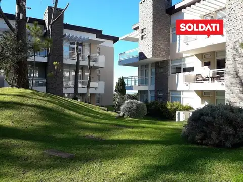 Departamento en venta, Mar de las pampas, servicio de playa, pileta y recreación.