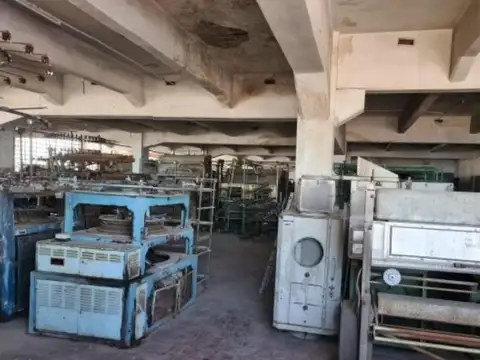 Depósito en venta - Oficinas - Vestuarios - La Matanza