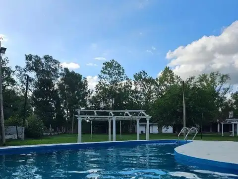 OPORTUNIDAD CASA QUINTA EN VILLA SAN LUIS.