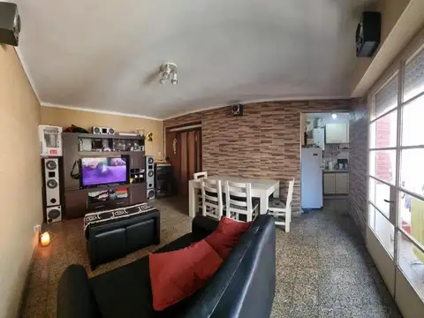 DEPARTAMENTO DE 2 AMBIENTES - CON BALCON.