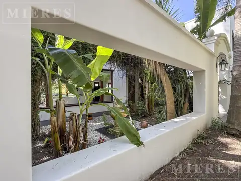 Casa 7 ambientes con 2 baños