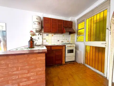 J. Bustamante y Guevara 800