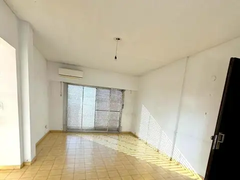 Italia  al 2000 piso 2