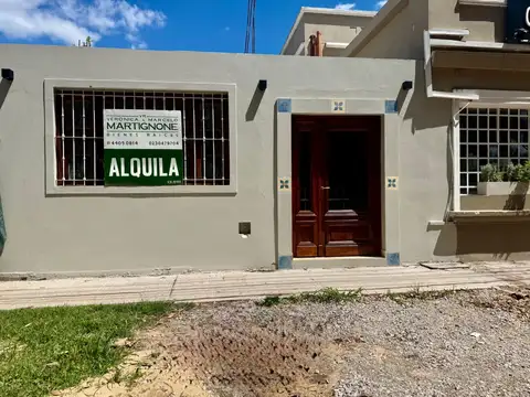 Esquina comercial - Local en alquiler - Manzanares - Pilar