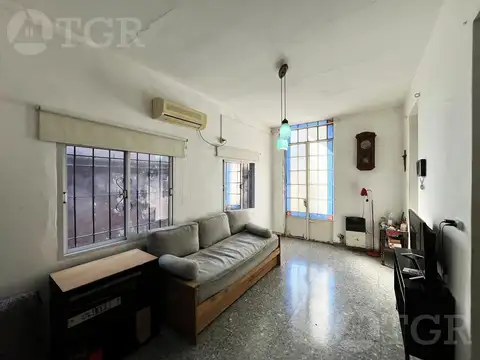 VENTA PH 3 AMBIENTES EN CIUDADELA CON PATIO