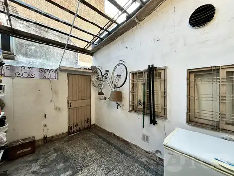 VENTA PH 3 AMBIENTES EN CIUDADELA CON PATIO