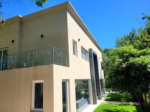 Casa en Alquiler de 3 dormitorios