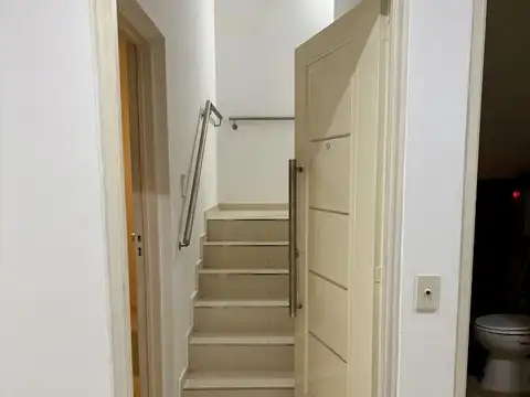 Depto Tipo Casa en Venta en Versalles, USD 245.000