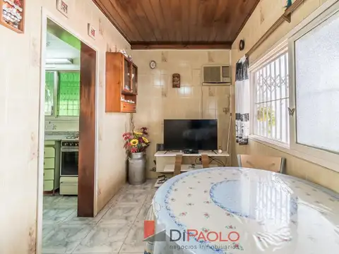 Casa 3 ambientes con 1 baño