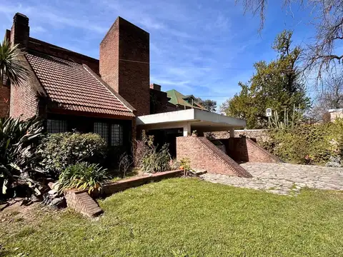 Gelly y Obes al 2200