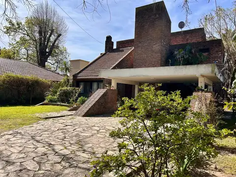 Quinta 5 ambientes en Barrio El Tato