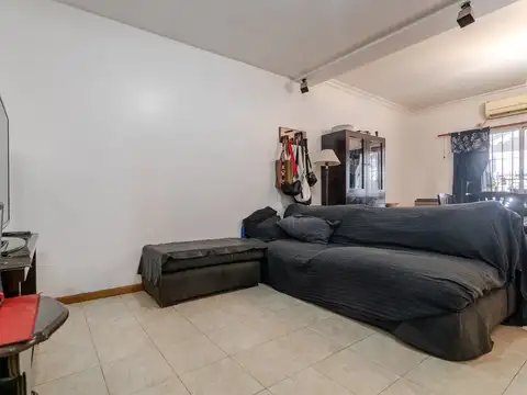 Depto Tipo Casa 4 ambientes con 2 baños