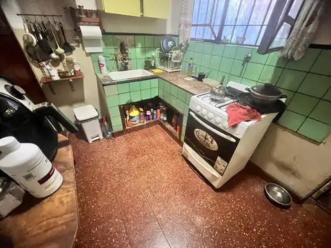 En Venta en Villa Sarmiento Casa de 3 Ambientes Sobre Muy Ampplio Lote de Terreno F: 10409