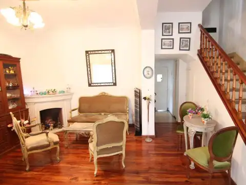 Rawson al 2600 entre Alberdi y Gutierrez