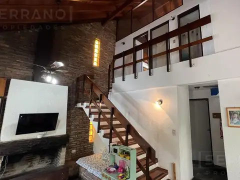 Casa en Venta con 4 cocheras