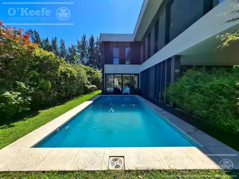 Casa en Venta en el Barrio Las Acacias de Hudson