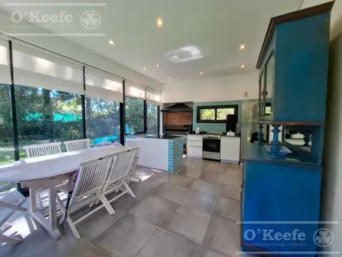 Casa en Venta con 4 cocheras