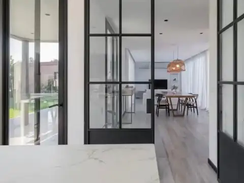 Casa en Venta en Funes, USD 500.000