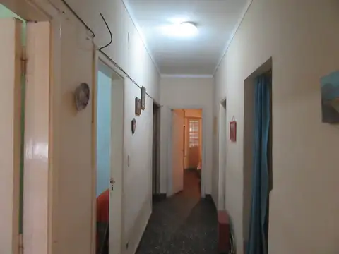 Casa 5 ambientes con 2 baños