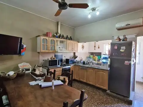 Casa 6 ambientes con 3 baños