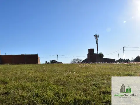 Padres Capuchinos y 25 de Mayo 100