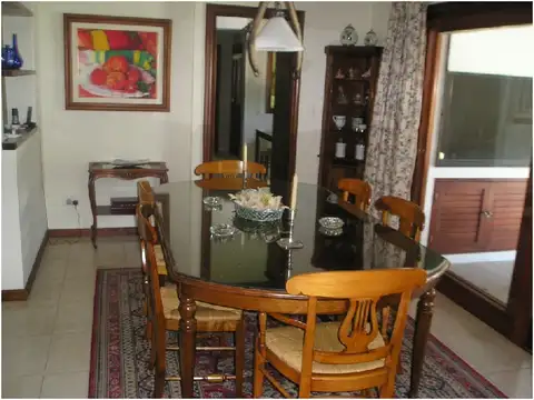 Casa 6 ambientes con 5 baños