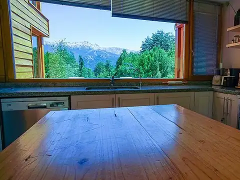 Amplia casa en Arelauquen Country Golf & Polo al pie del Hoyo 14. Vista amplia al Cerro Catedral