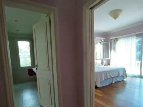 Casa en Venta en Abril Club De Campo, USD 1.500.000