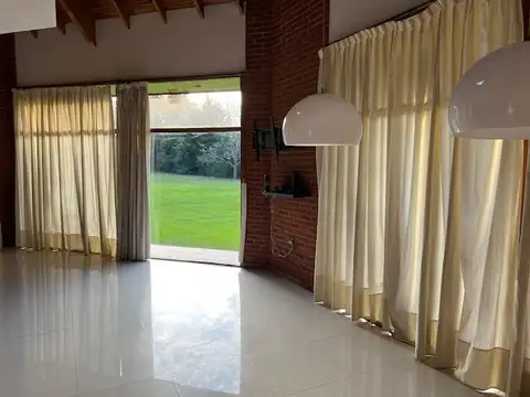 Casa en Venta al Oeste