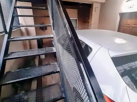 Depto Tipo Casa en Venta con 1 cocheras