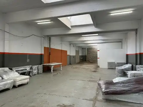 Galpon en Venta 41  mts Fondo