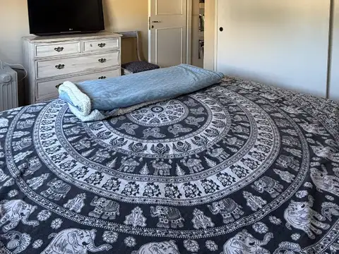 Casa 6 ambientes con 2 baños