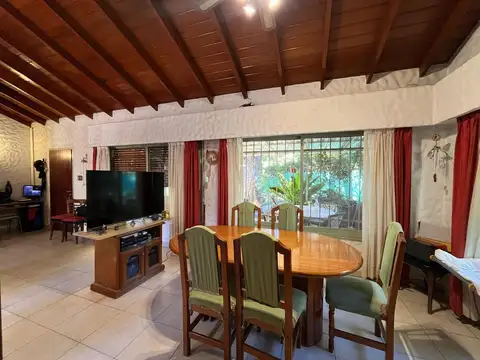 Casa en Venta en Villa Gobernador Udaondo, USD 258.000