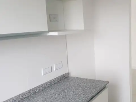 Departamento en Alquiler en Lomas De Zamora, $ 650.000