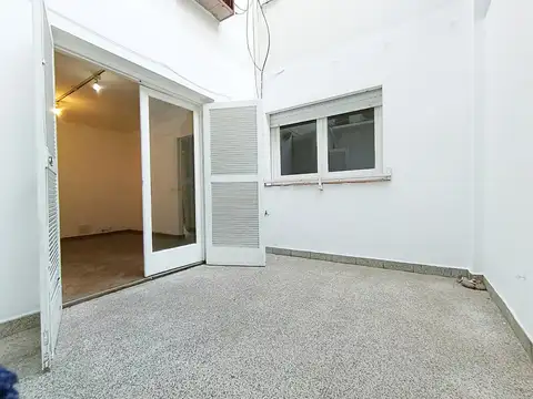 Venta Departamento 2 Dormitorios + Patio - Abasto -