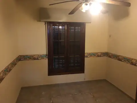 Depto Tipo Casa en Alquiler con 1 cocheras