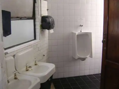 Oficina 3 ambientes con 1 baño