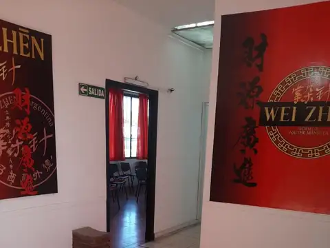 Oficina 7 ambientes con 2 baños