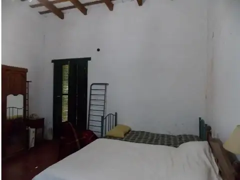 VENDO CASA QUINTA ESTILO ANTIGUO CON AMPLIO LOTE Y EXCELENTE