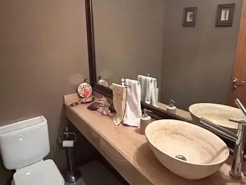 Departamento 4 ambientes con 3 baños