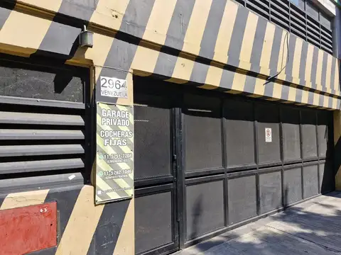 VENTA COCHERA EN EDIFICIO EXCLUSIVO EN BALVANERA